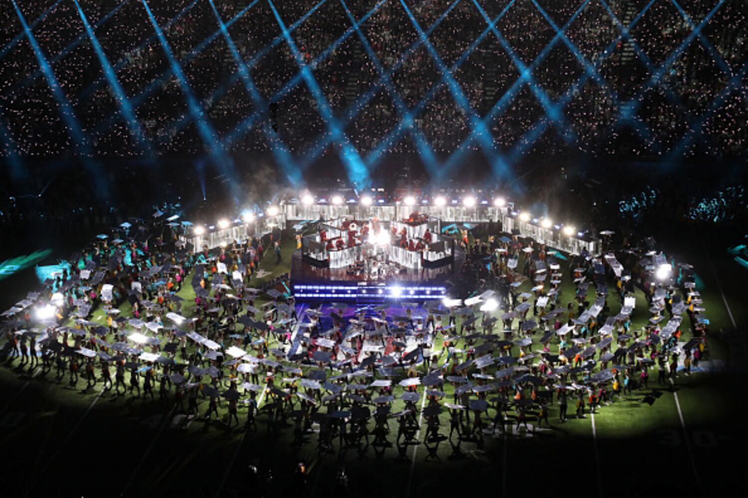 Photos: Justin Timberlake performs at Super Bowl 2018 Halftime