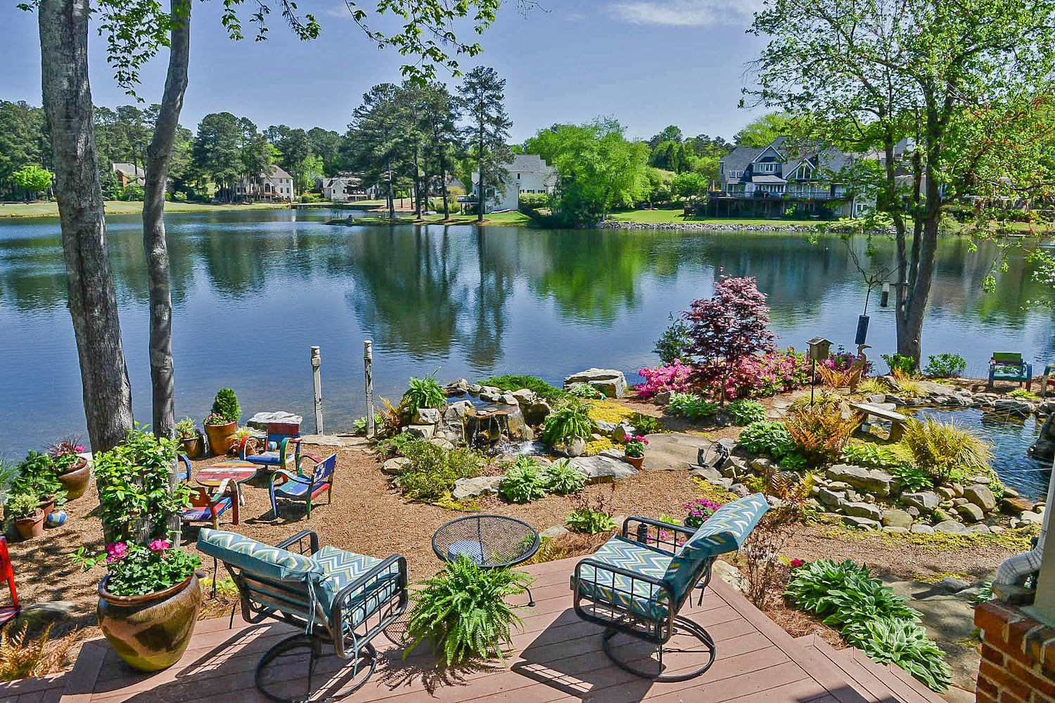 Lakefront Roswell home serves as backdrop for bird habitat