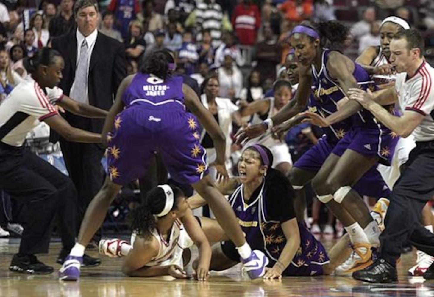 WNBA brawl: Detroit, L.A. players, coaches fight