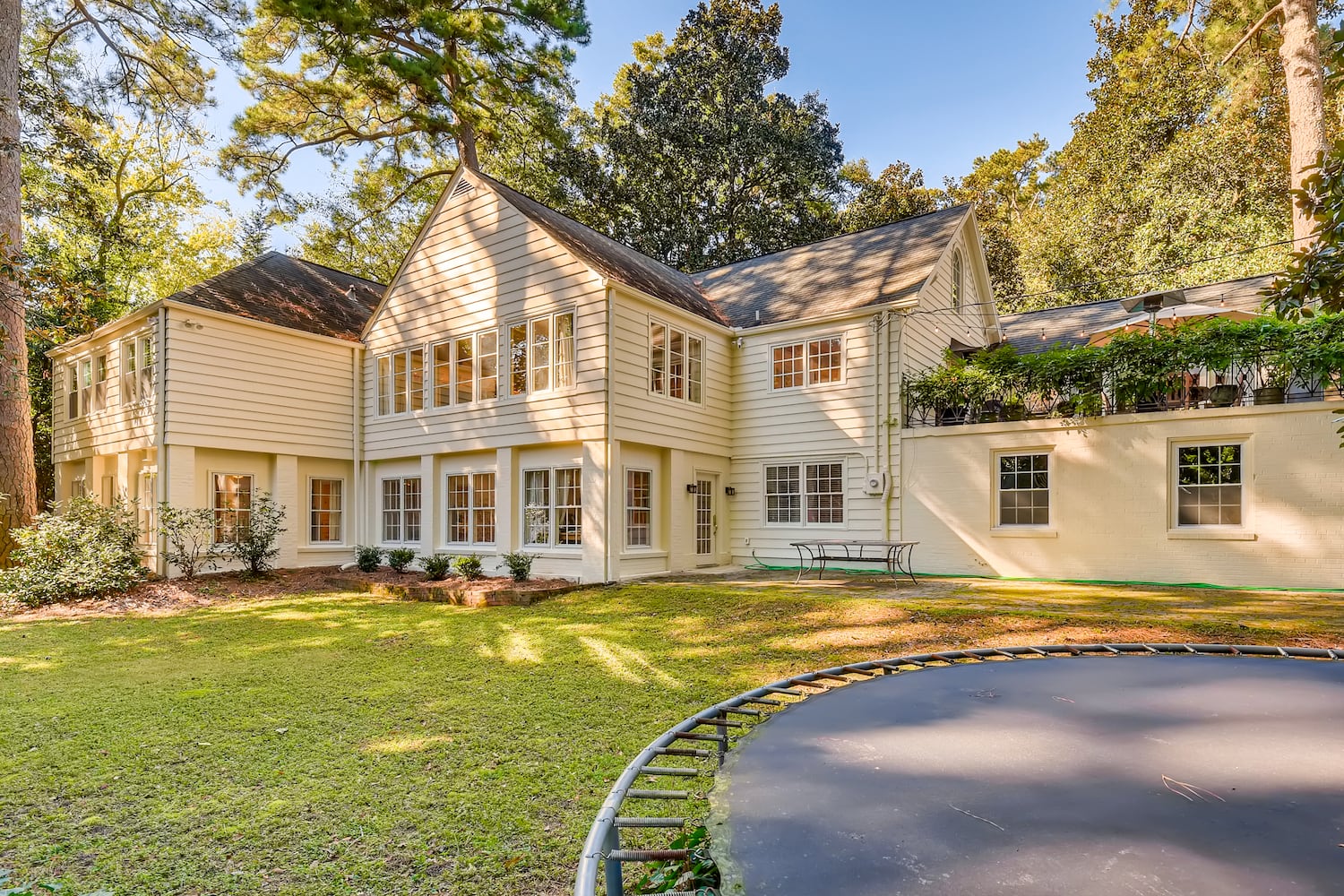 Get the star treatment in your own dressing room in $1M Buckhead home