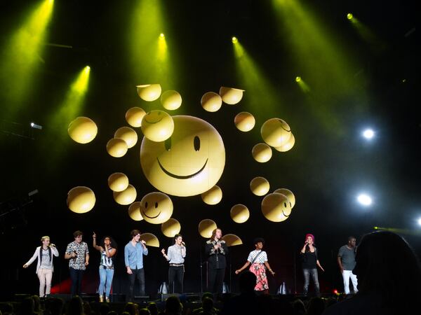 The group performance before intermission of "Happy." The graphics say it all, eh? CREDIT: Rodney Ho/rho@ajc.com