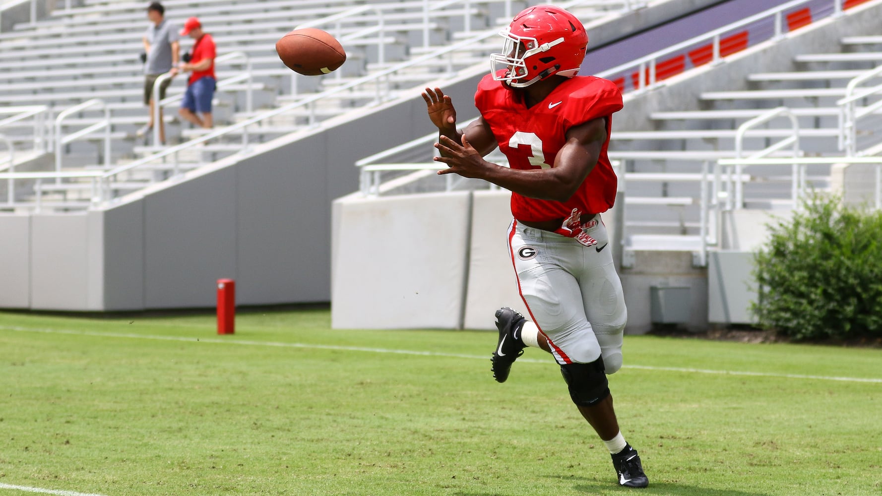 Georgia Bulldogs practice