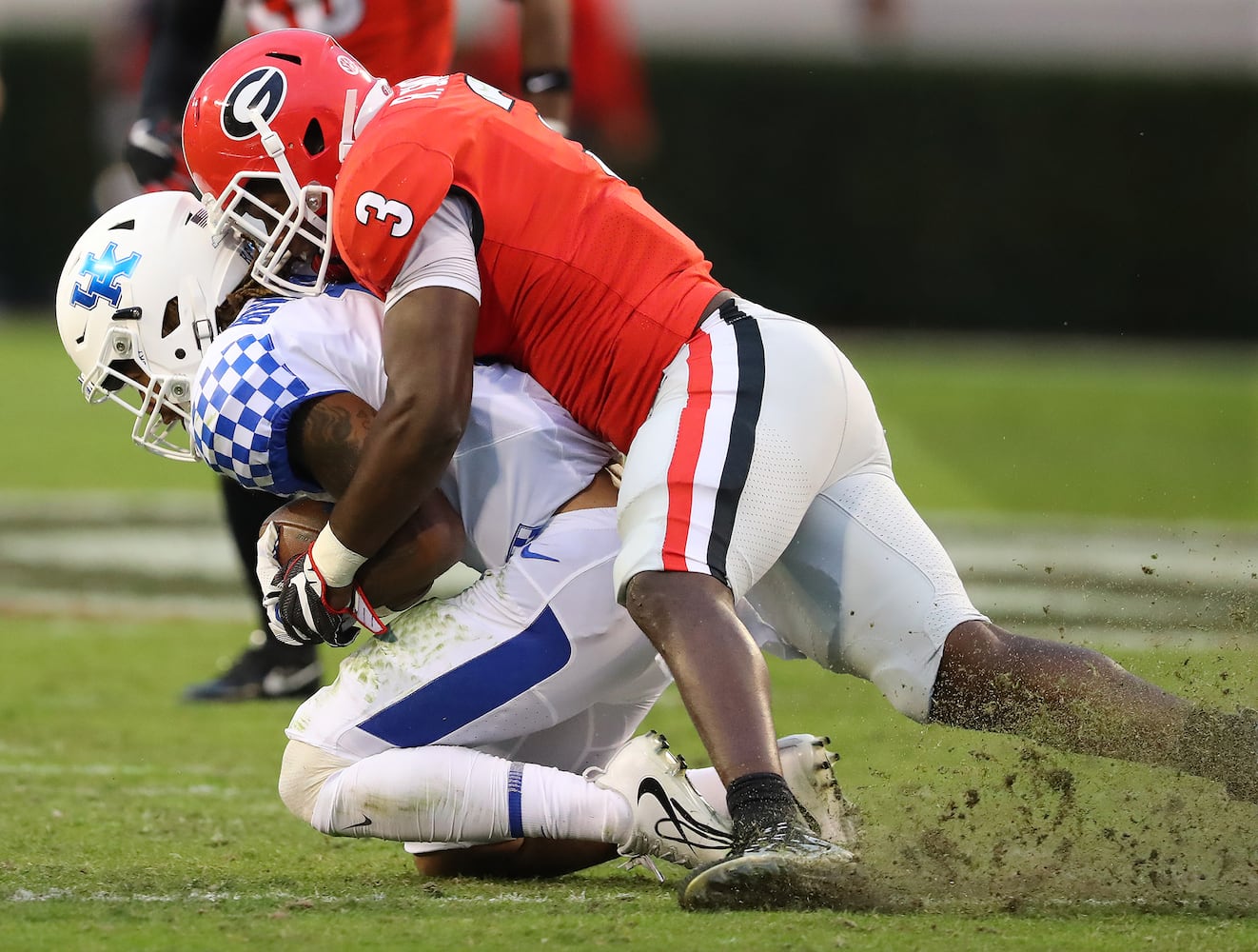 Photos: Bulldogs beat Kentucky, improve to 10-1