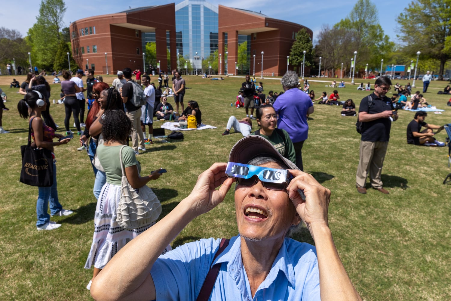 Gwinnett students enjoy solar eclipse
