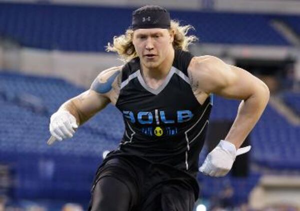 South Dakota LB Tyler Starr (Michael Conroy/AP)