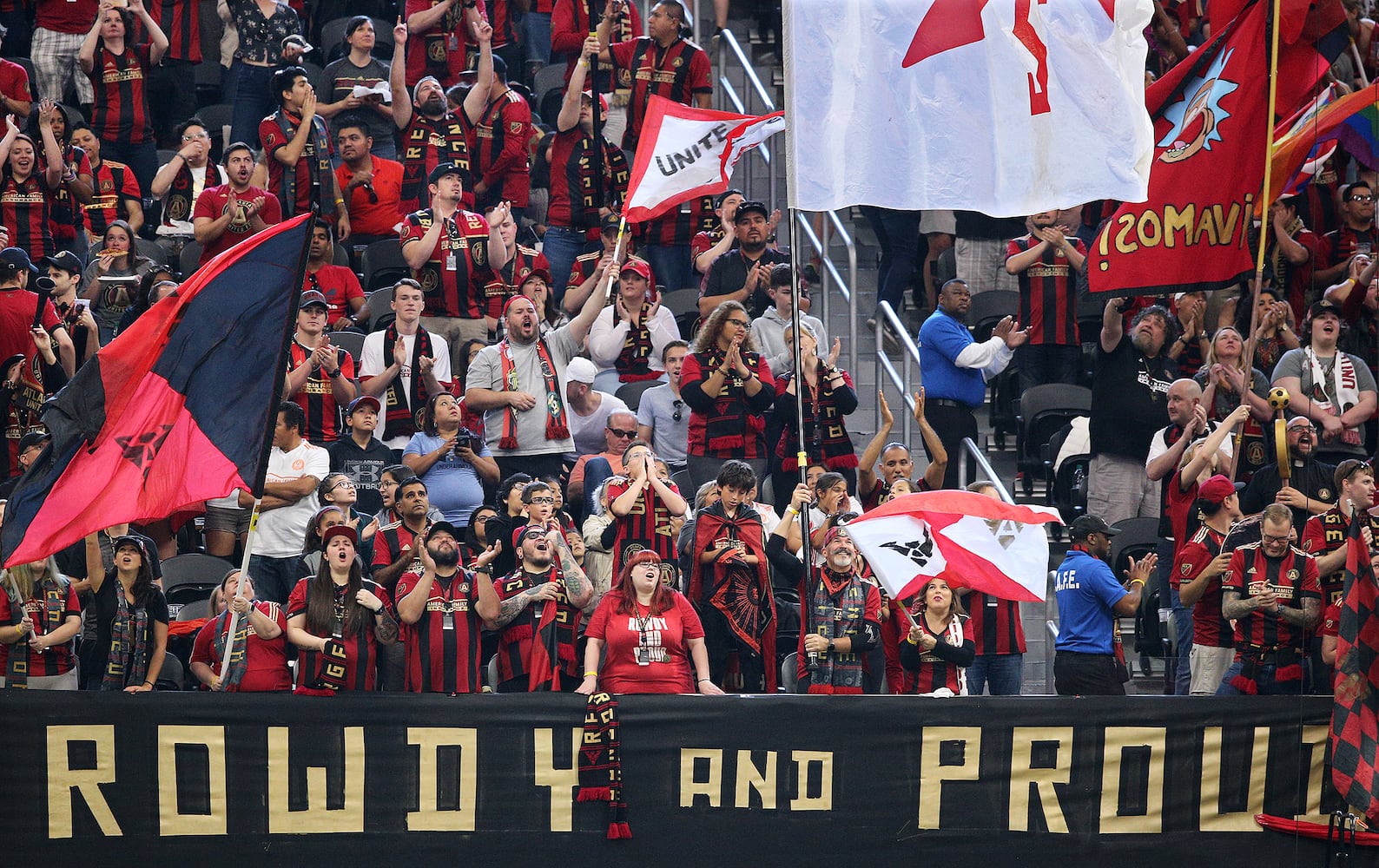 Photos: Atlanta United cruises past Montreal