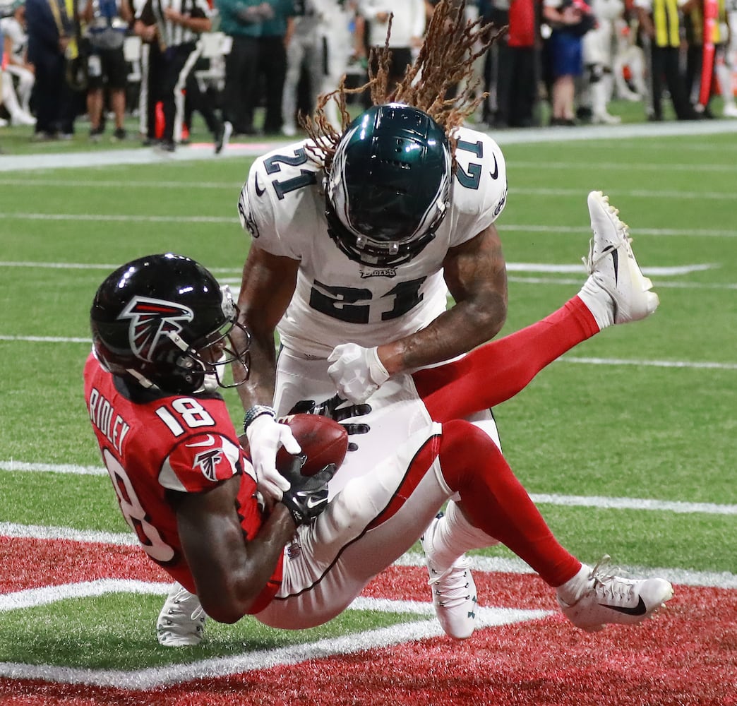 Photos: Falcons host Eagles, seek first win