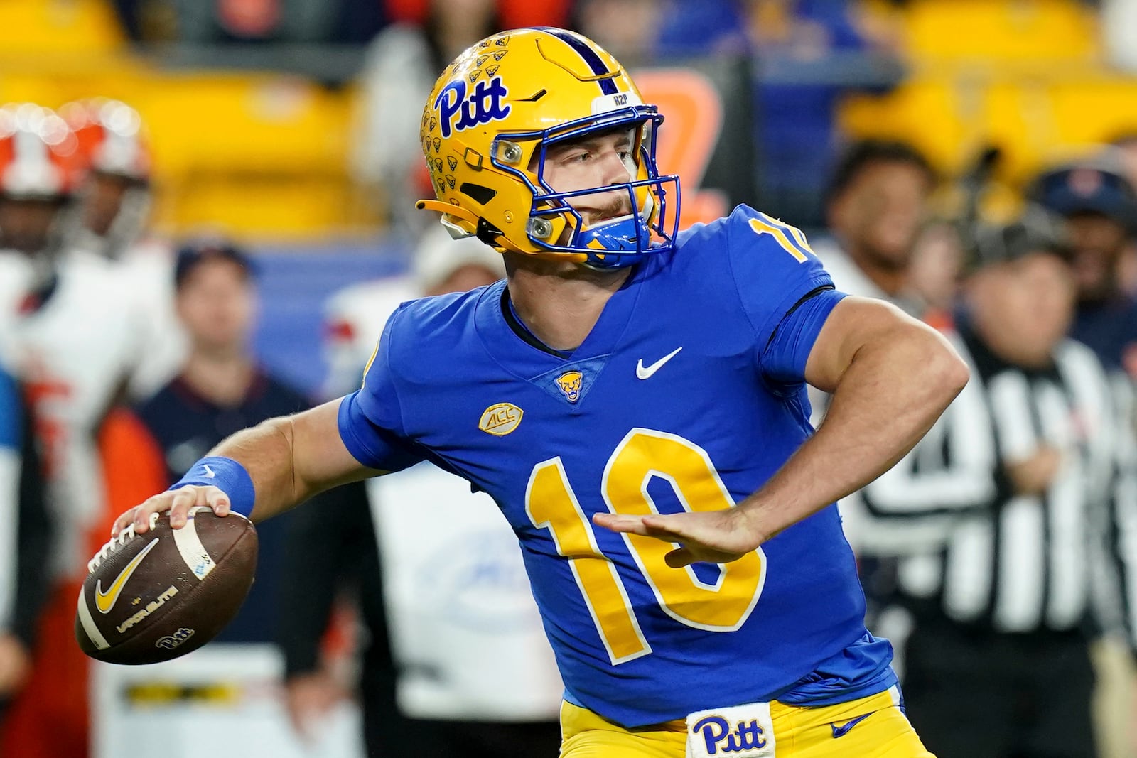 Pittsburgh quarterback Eli Holstein looks to throw during the first half of an NCAA college football game against Syracuse, Thursday, Oct. 24, 2024, in Pittsburgh. (AP Photo/Matt Freed)