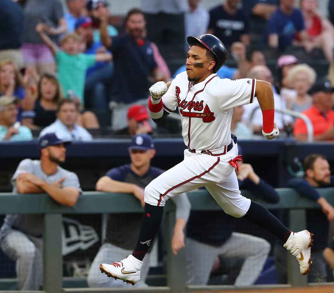 Photos: Braves see third victory in a row