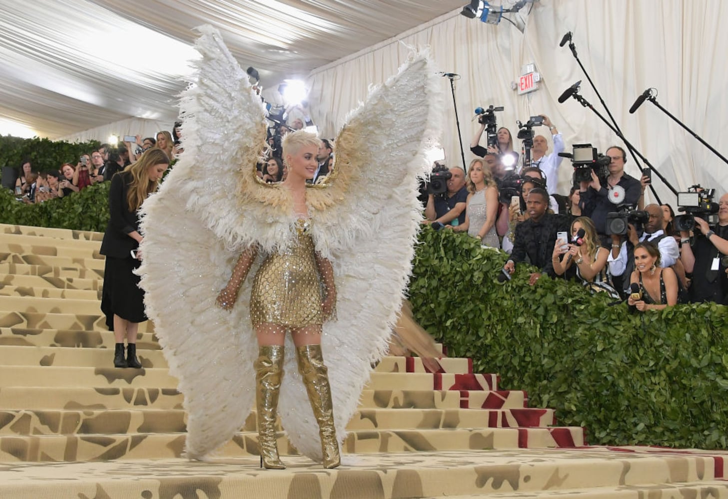 Photos: Katy Perry gets angelic at the 2018 Met Gala