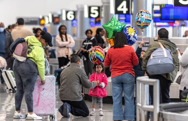 Spring break travel reached its peak at Hartsfield-Jackson International, with more than 335,000 passengers passing through the world’s busiest airport on Friday, March 29, 2024. That included more than 90,000 passengers passing through security checkpoints, with hundreds of thousands of other passengers arriving and connecting at the Atlanta airport. (John Spink / John.Spink@ajc.com)