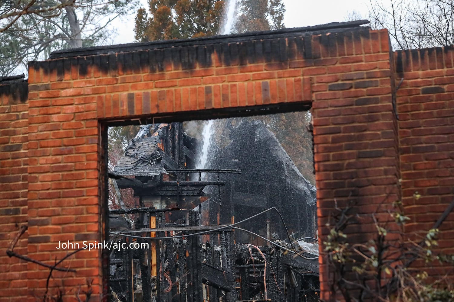 Crews extinguish massive fire that engulfed 3 Brookhaven homes