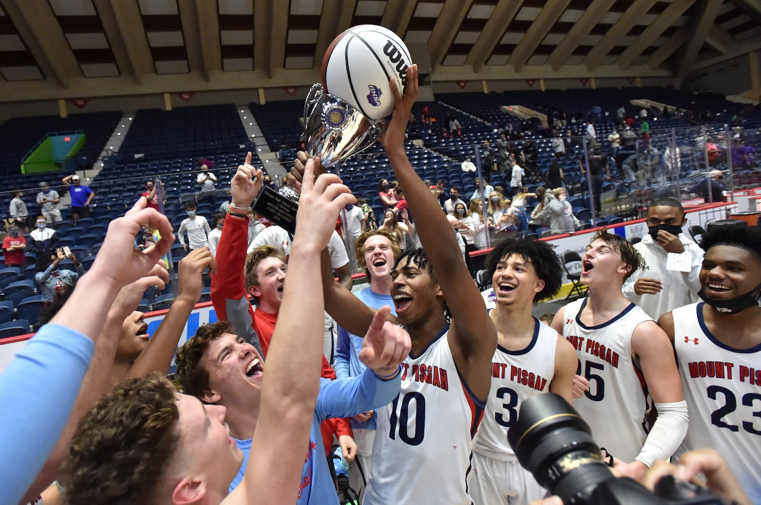 State basketball finals : Class A Private boys -- Holy Innocents vs. Mt. Pisgah