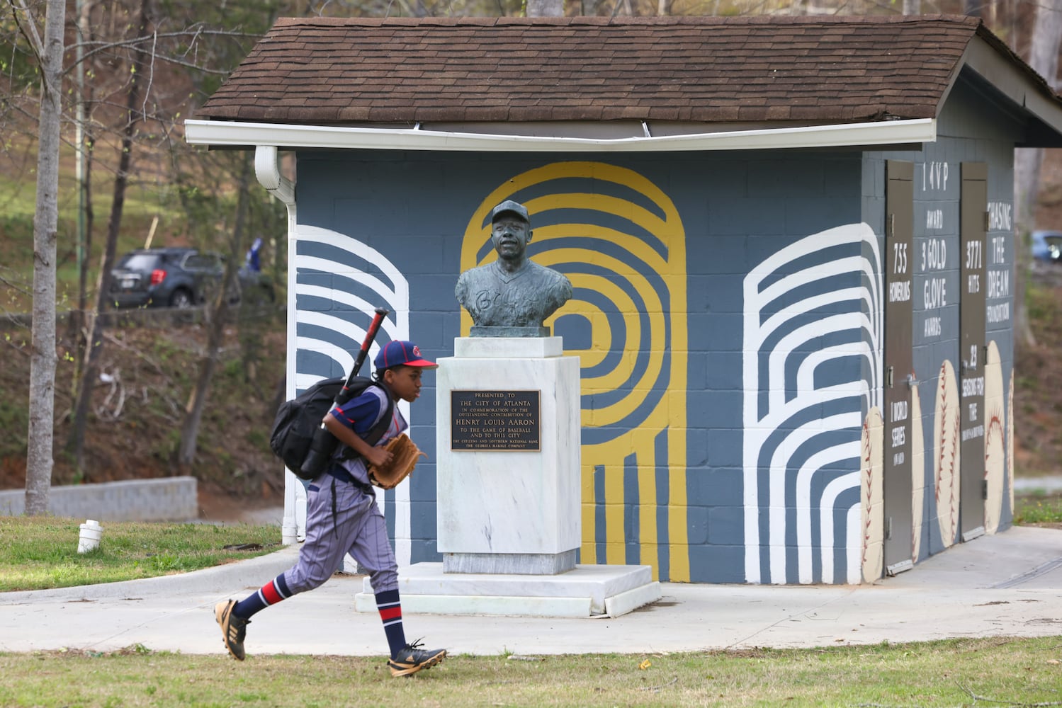 040824 hank aaron statue