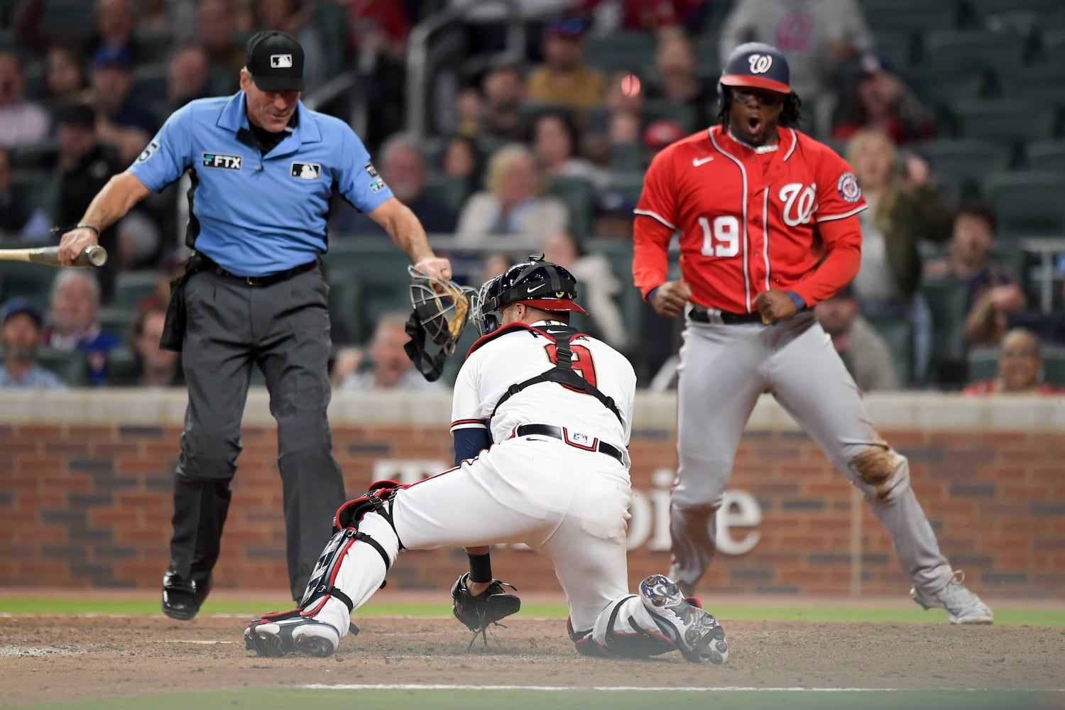 041222 BRAVES PHOTO