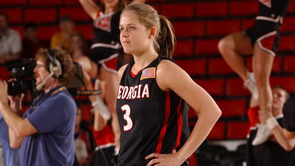 Mary Beth Lycett played for the Georgia Bulldogs from 1999 to 2003.