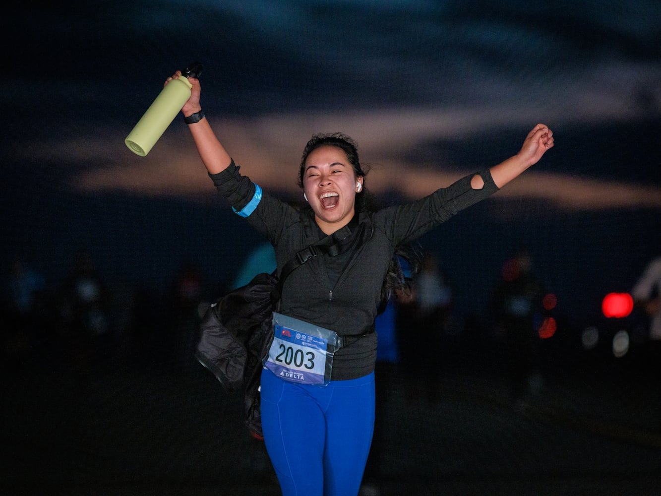 Runners take to Hartsfield-Jackson runway for 5K race
