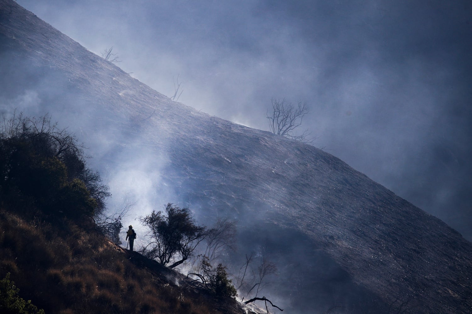 New blaze erupts in tony Bel Air area of Los Angeles