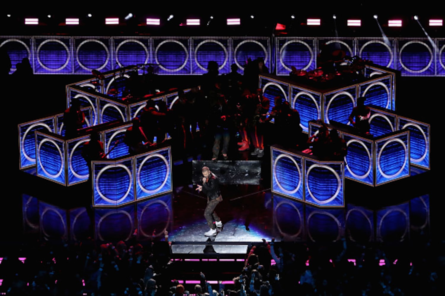 Photos: Justin Timberlake performs at Super Bowl 2018 Halftime