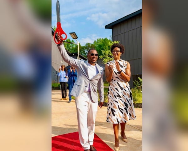 Developer Booker T. Washington and College Park Mayor Bianca Motley Broom are pictured during South Park Cottages ribbon cutting ceremony in 2023. Courtesy Tanya Wright