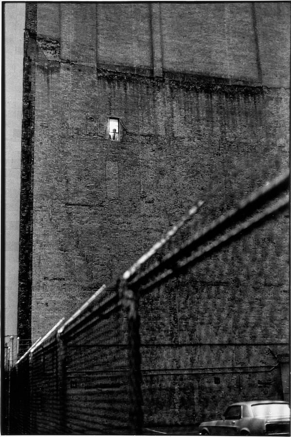 Lucinda Bunnen’s “Man in Wall Window, New York City” (1970-75), a gelatin silver print, was included in the High Museum of Art photography exhibition “The Bunnen Collection.”  