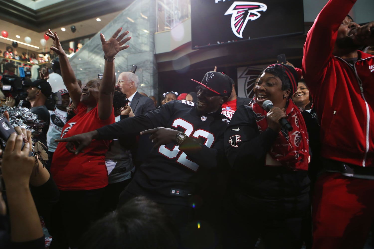 Falcons pep rally at Atlanta City Hall