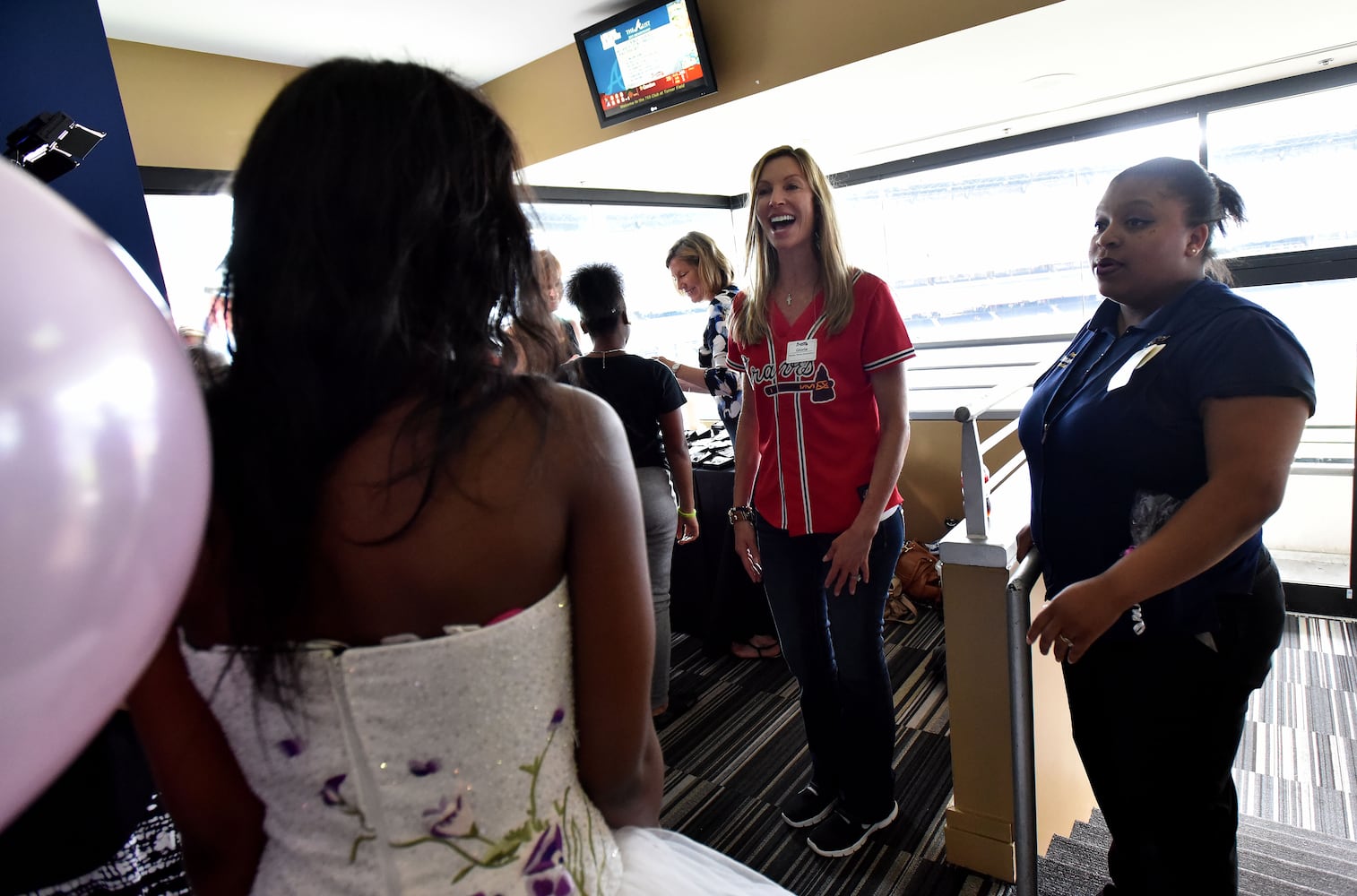 Braves wives host prom makeovers