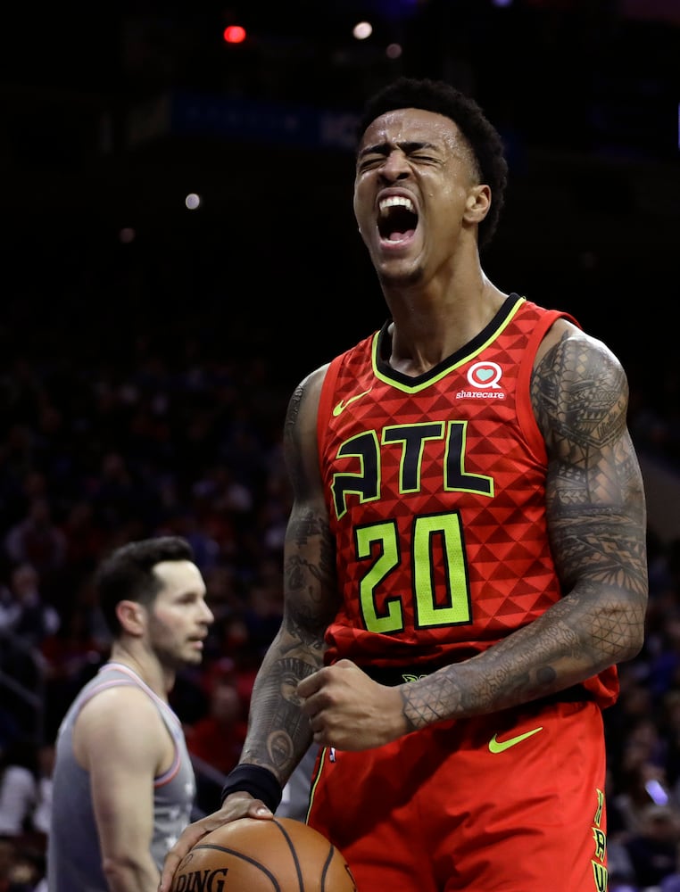 Photos: Hawks surprise the 76ers