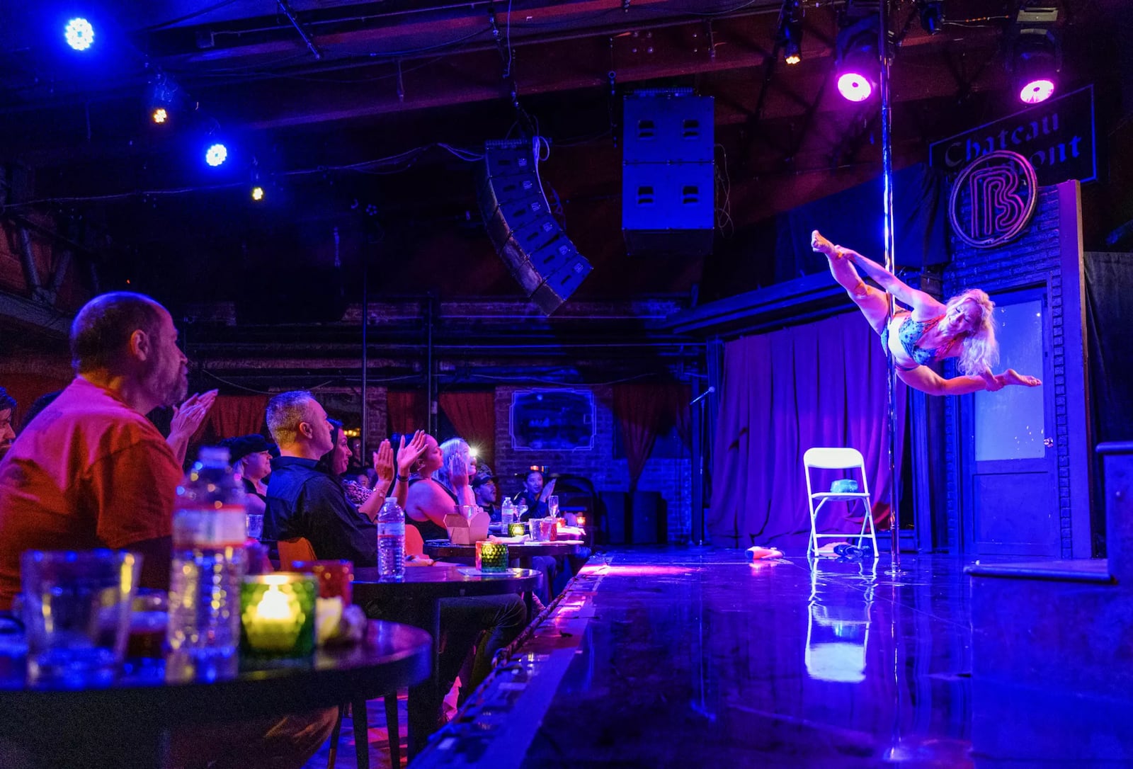 Serritella performs in front of a live audience during the Comedy Pole Show at the Bourbon Room in Hollywood in September. (Gina Ferazzi/Los Angeles Times/TNS)