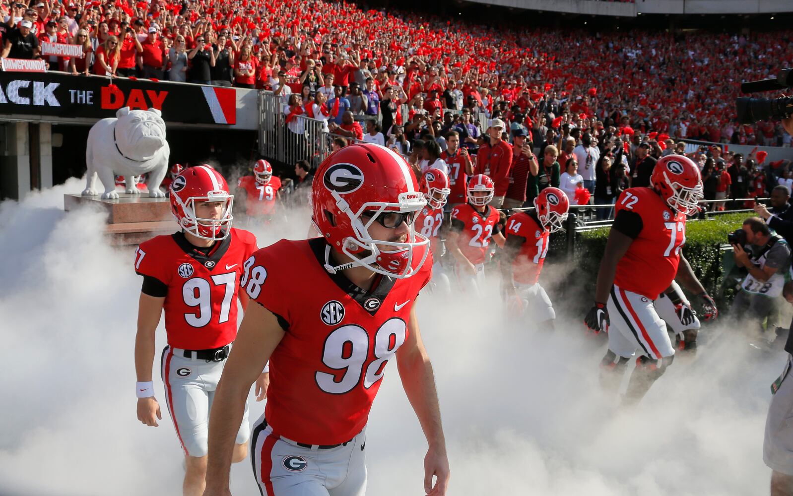 Photos: Bulldogs outlast South Carolina, improve to 9-0