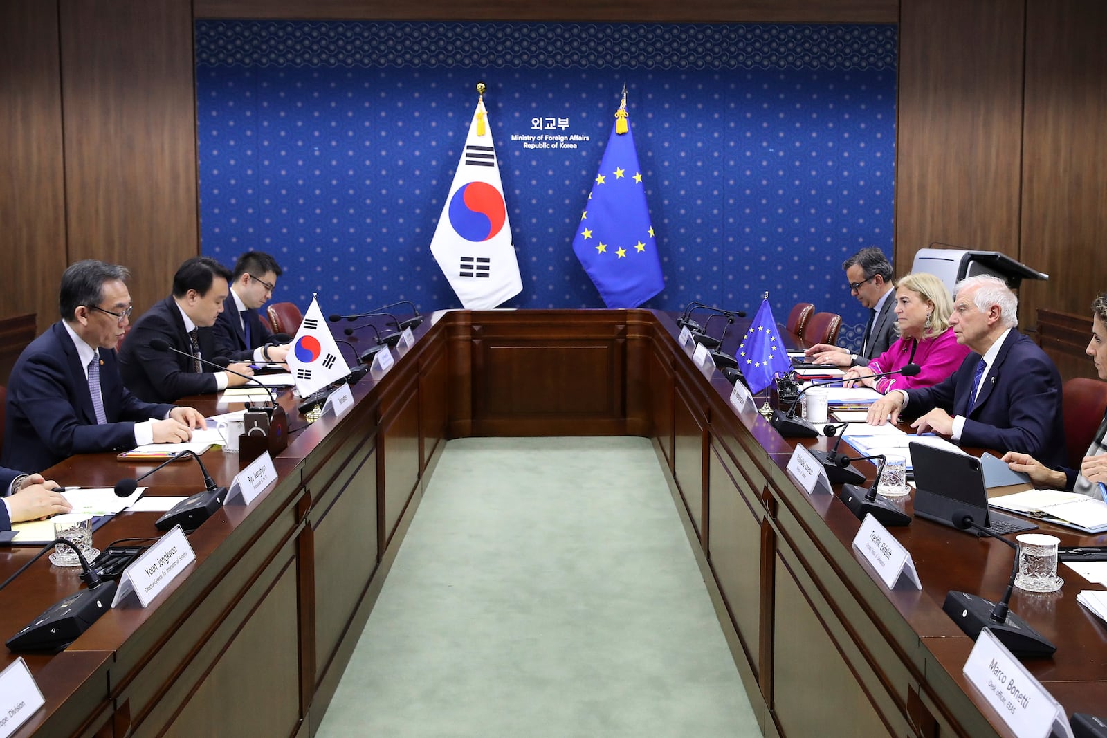 South Korean Foreign Minister Cho Tae-yul, left, and European Union foreign policy chief Josep Borrell, right, during a meeting at the Foreign Ministry, in Seoul, South Korea, Monday, Nov. 4, 2024. ( Chung Sung-Jun/Pool Photo via AP)