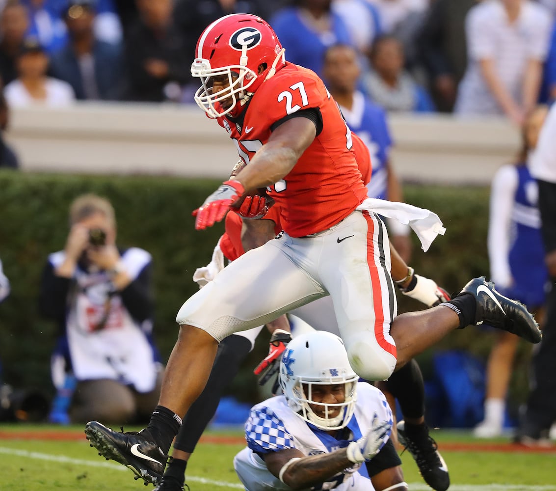 Photos: Bulldogs beat Kentucky, improve to 10-1