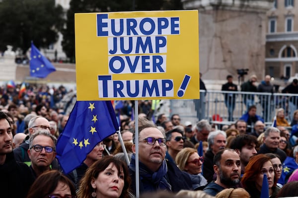 People protest during a pro-Europe rally in Rome’s central Piazza del Popolo, Italy, Saturday, March 15, 2025. (Cecilia Fabiano/LaPresse via AP)