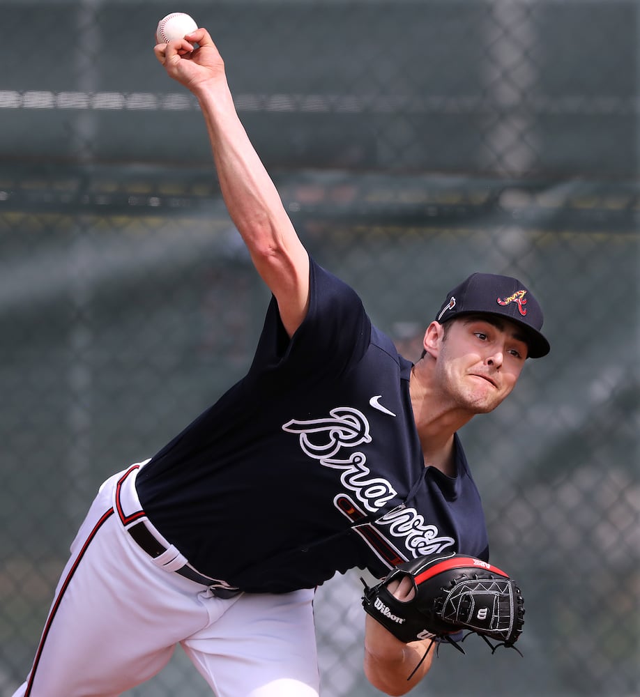 Photos: Braves loosening up at spring training