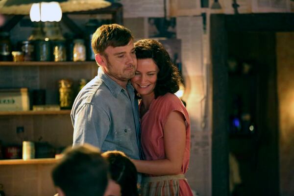 DOLLY PARTON'S CHRISTMAS OF MANY COLORS: CIRCLE OF LOVE -- Pictured: (l-r) Ricky Schroder as Robert Lee Parton, Jennifer Nettles as Avie Lee Parton -- (Photo by: Quantrell Colbert/NBC)