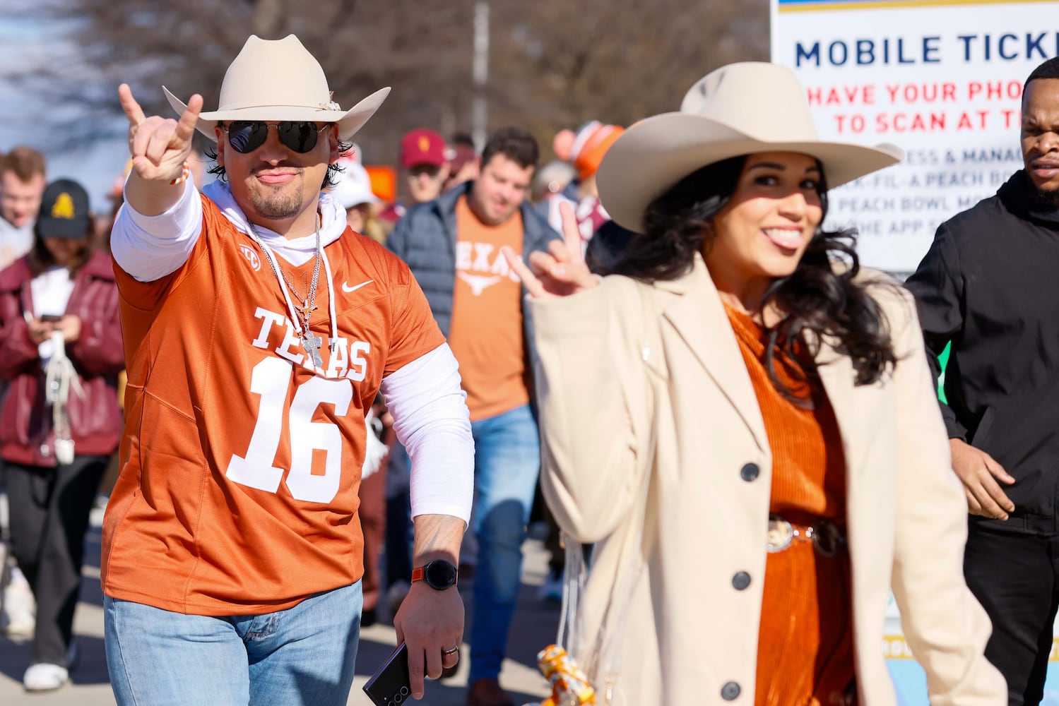 Texas Longhorns vs. Arizona State Sun Devils SCENE