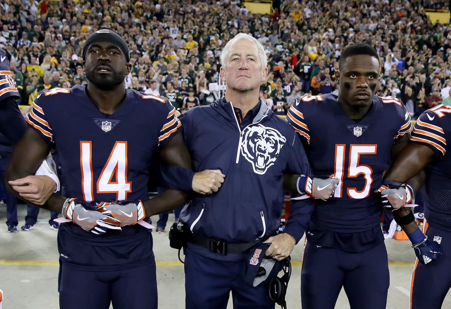 Photos: How NFL teams handled the national anthem Thursday night