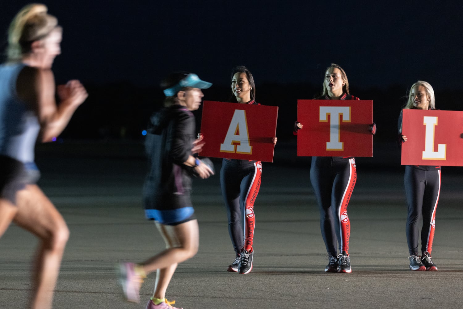 Runners take to Hartsfield-Jackson runway for 5K race
