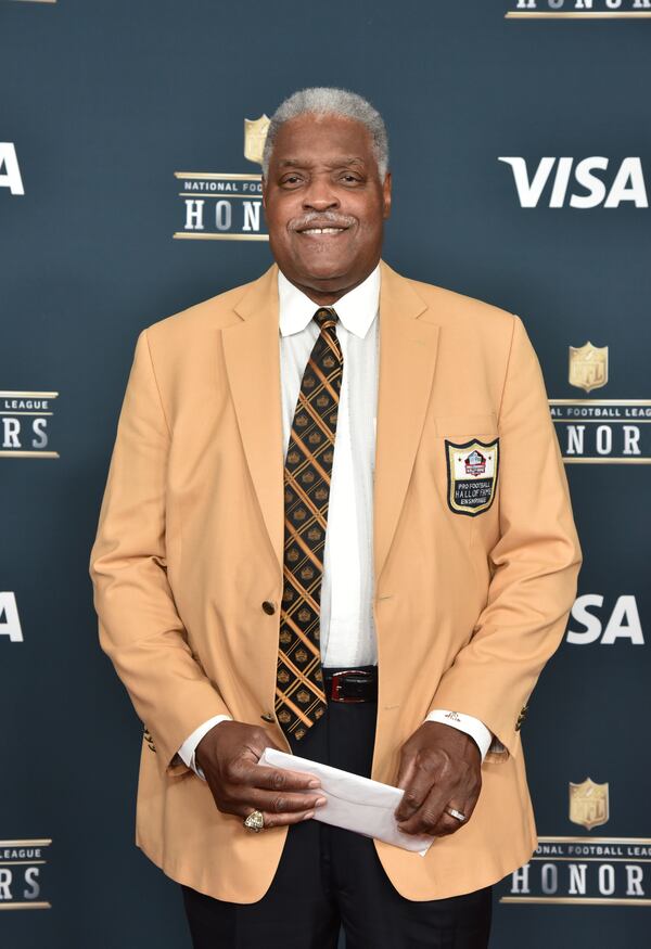 February 4, 2017 Houston, TX - Pro Football Hall of Fame Art Shell poses for photographers on the red carpet before the annual NFL Honors awards show at Wortham Theater Center in Houston, TX, on Saturday, February 4, 2017. HYOSUB SHIN / HSHIN@AJC.COM