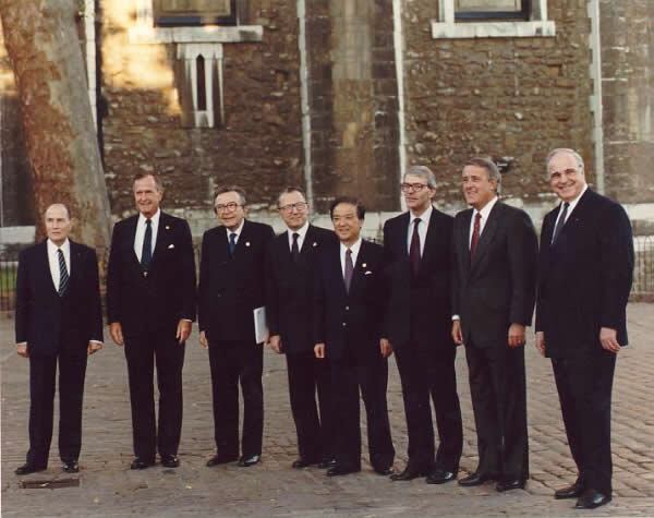 Leaders of Canada, France, Germany, Italy, Japan, the United Kingdom and United States pose for a photograph at the 17th G7 summit in London on July 15, 1991.