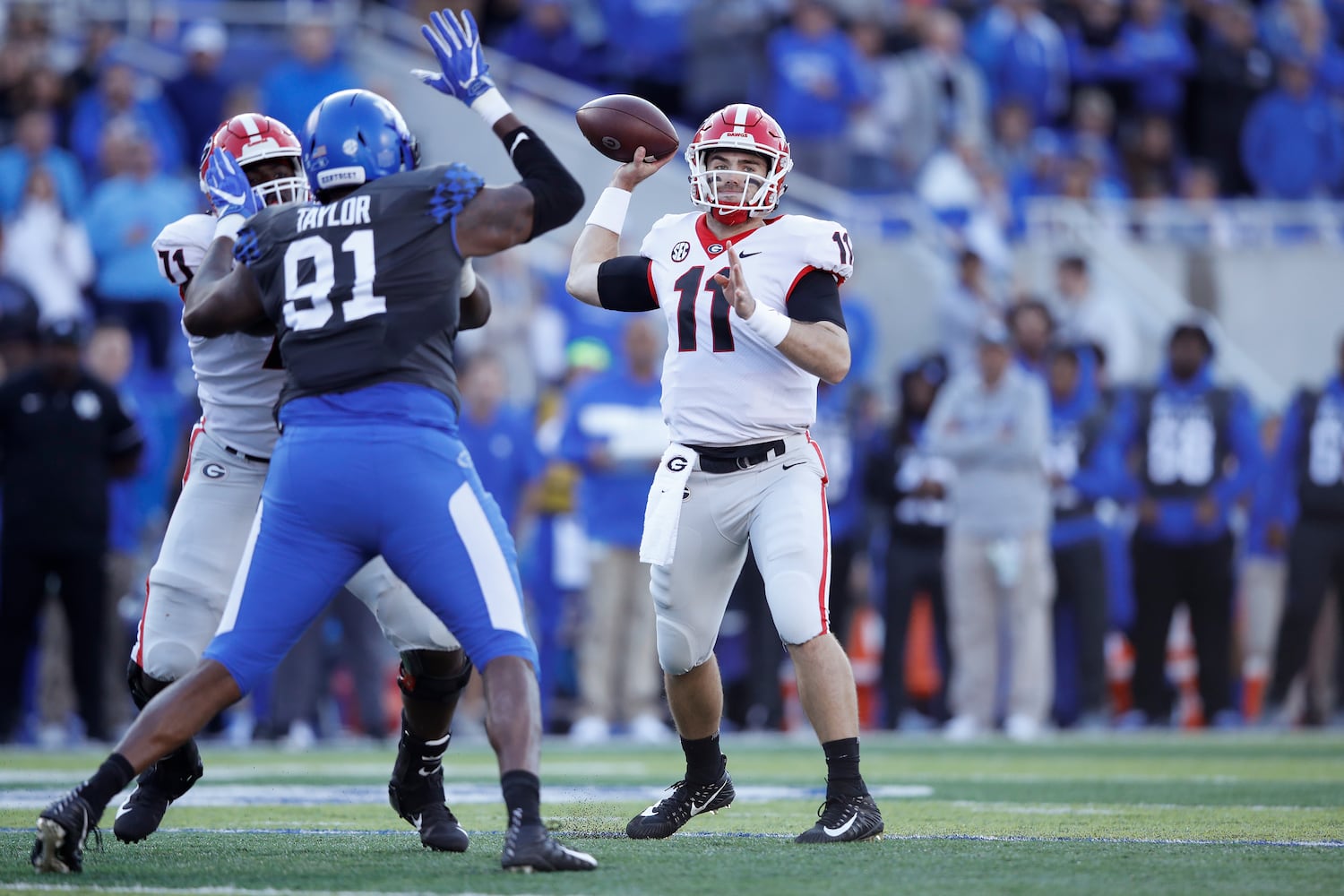 Photos: Bulldogs battle Kentucky, seek SEC East title