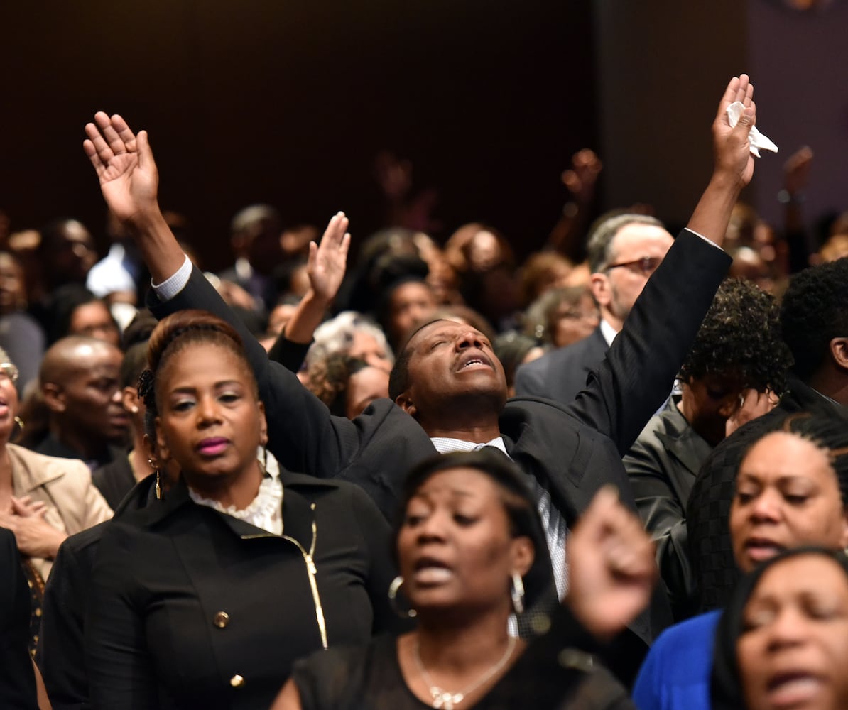 Mourners gather for Bishop Eddie Long's funeral service