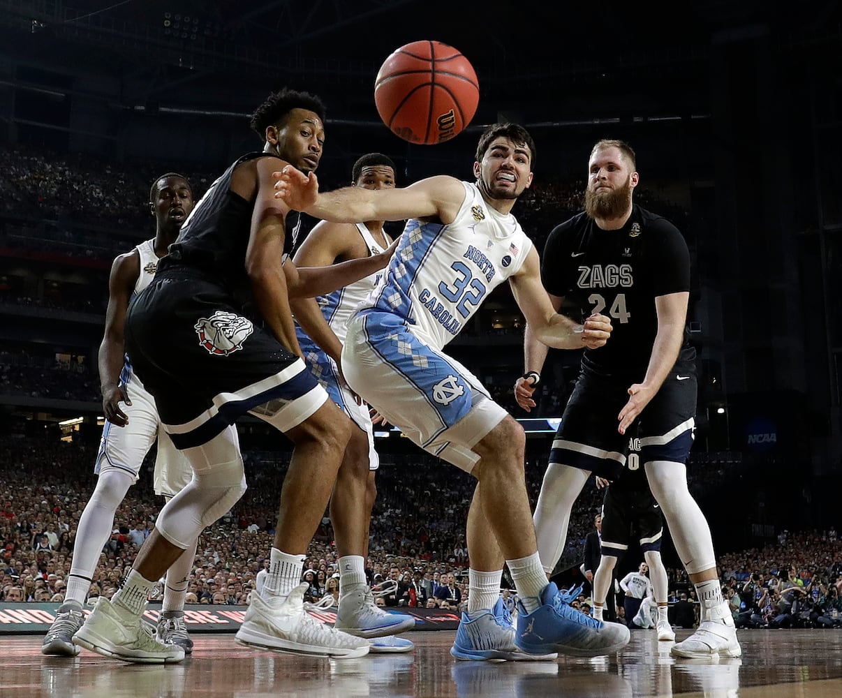 Tar Heels top Bulldogs 71-65