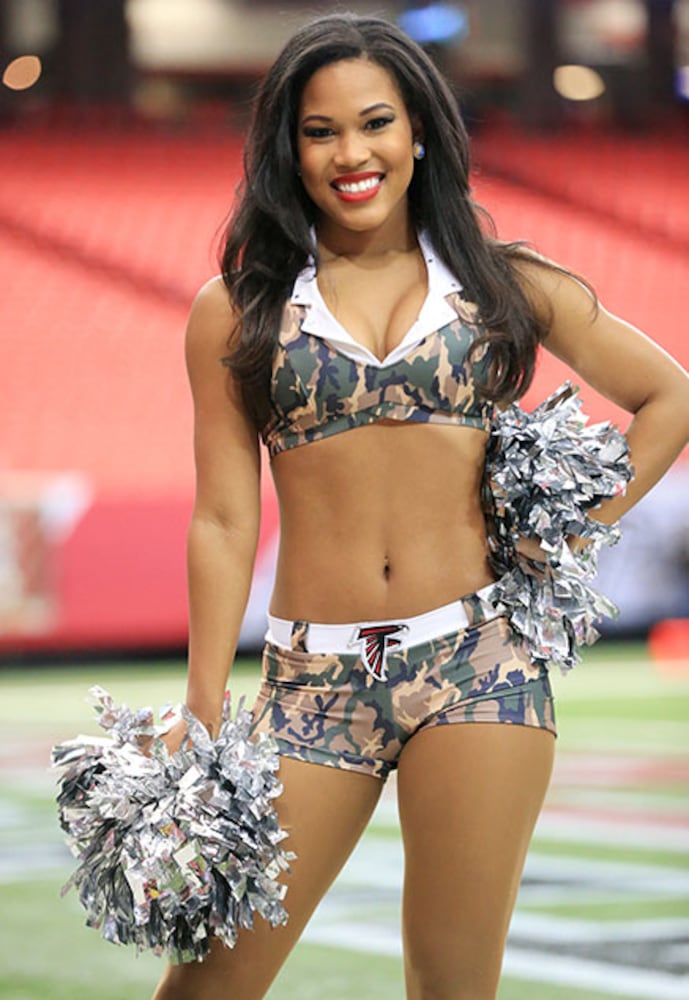 Falcons cheerleader: Aleria