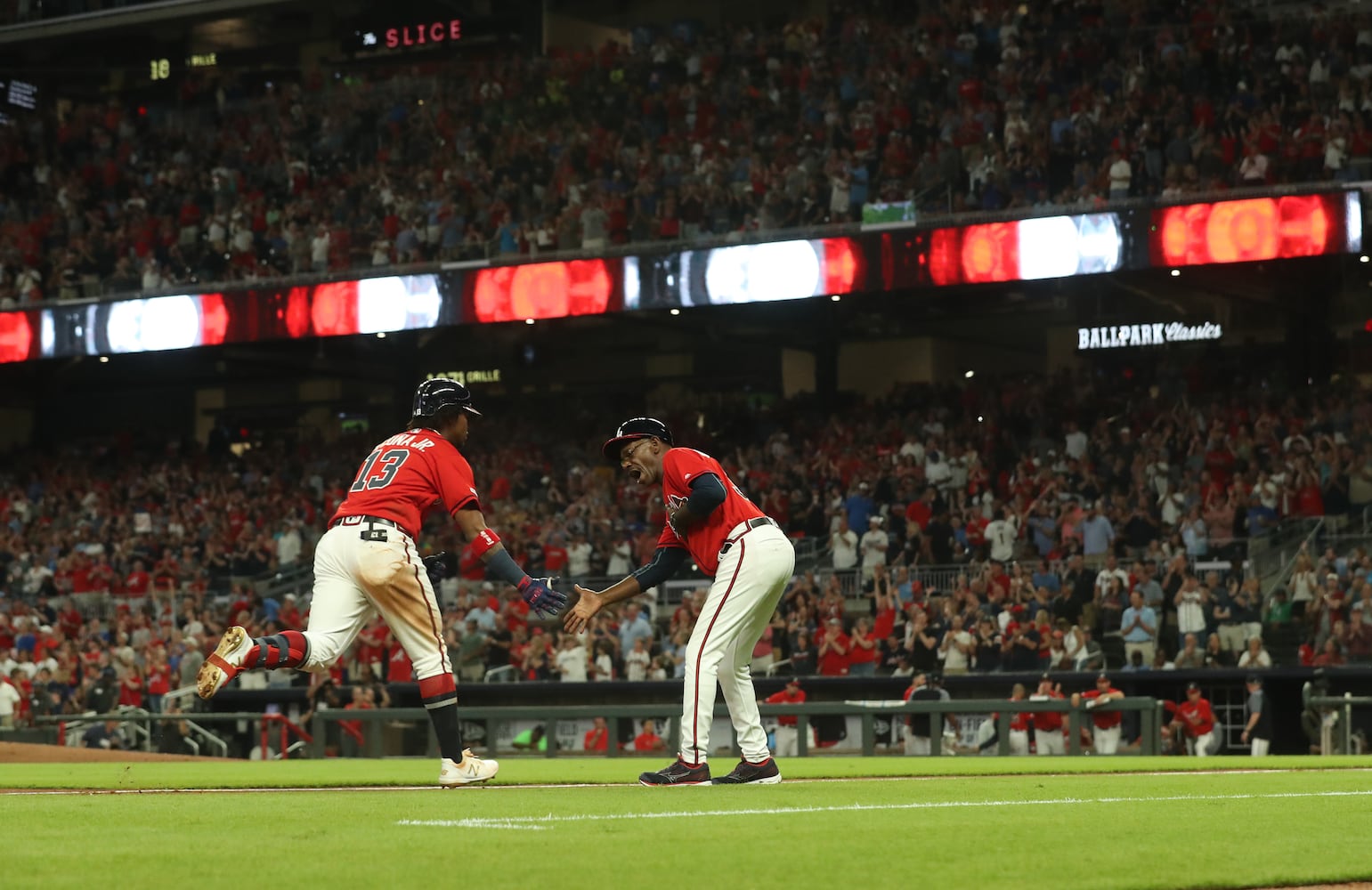 Photos: Braves beat Giants, win East title