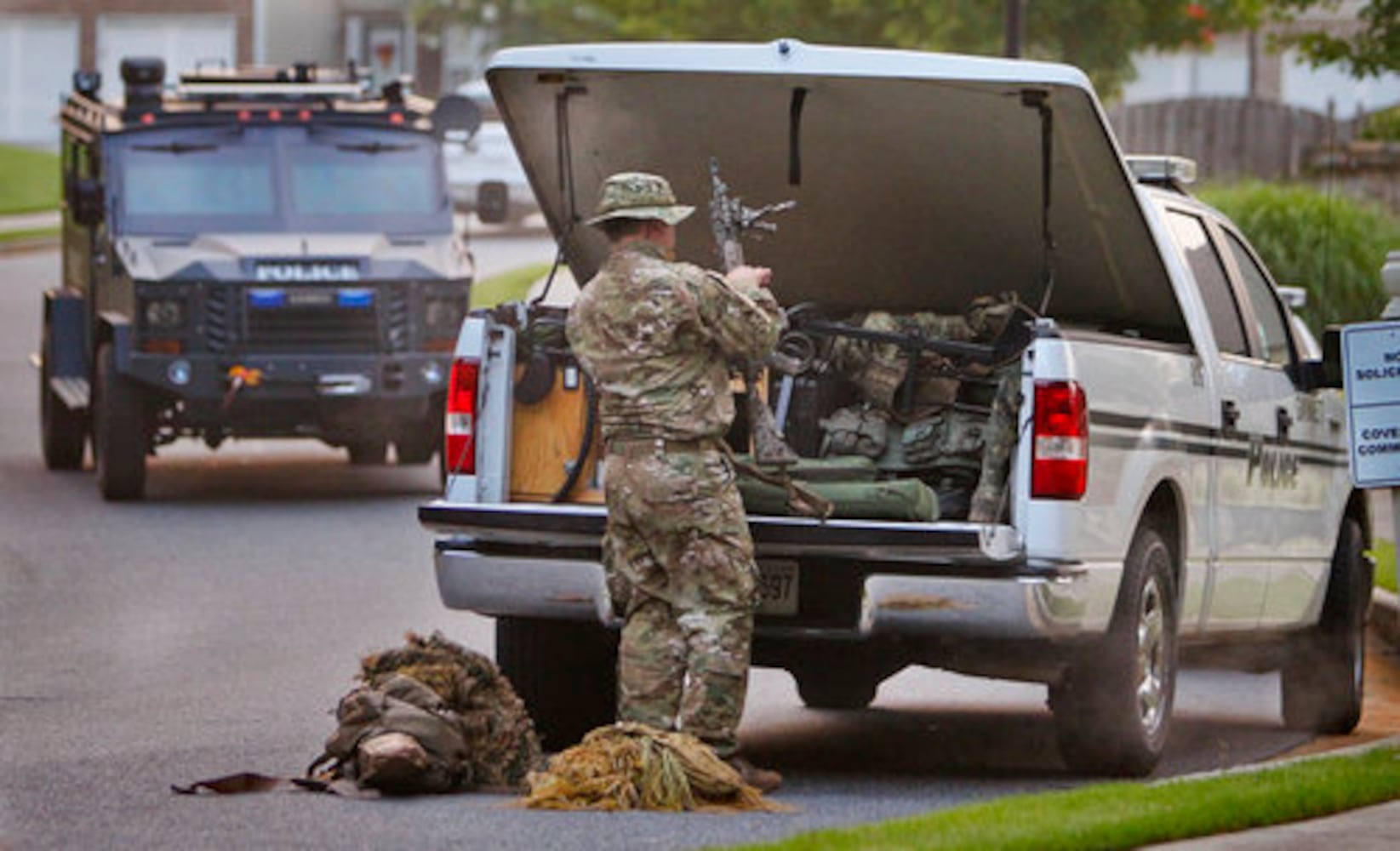 Gwinnett SWAT officers in 6-hour standoff