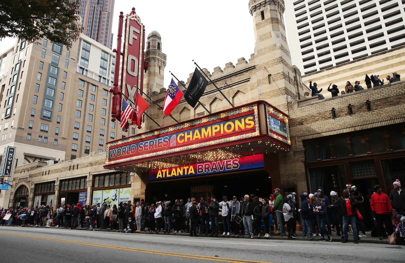 Fans wait for the Braves' World Series parade to begin in Atlanta, Georgia, on Friday, Nov. 5, 2021. (Photo/Austin Steele for the Atlanta Journal Constitution)