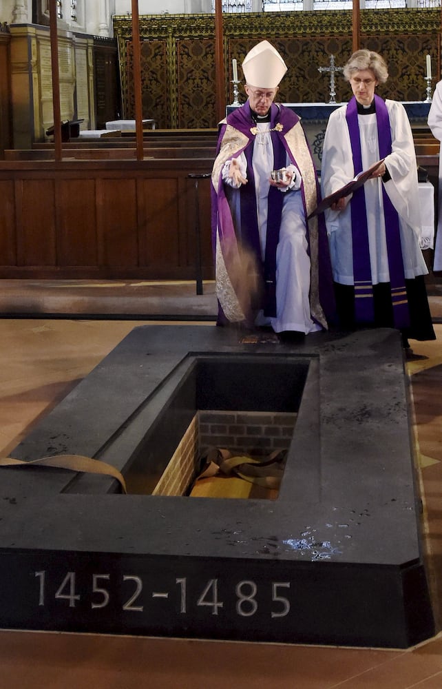 Richard III's belated burial