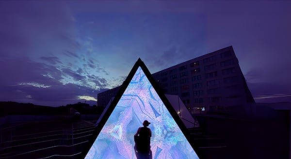 “Tranquiloscope,” by artist and medical doctor Bojana Ginn, features digital animations designed using neuroscience to produce a sense of calm. The artwork has been part of a traveling pop-up installation by Dash Studios called "Reflections."