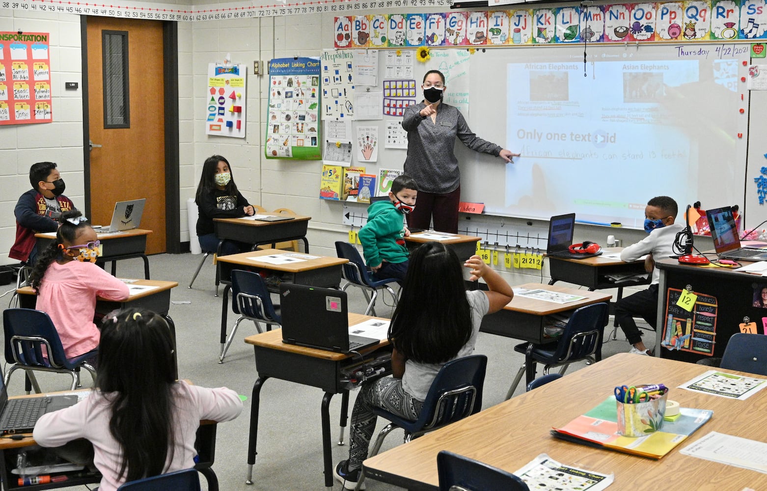 Gwinnett custodian goes from cleaning bathrooms to teaching classrooms